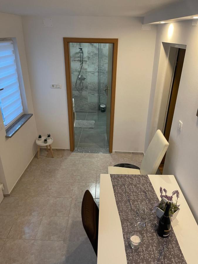 Apartma Lavanda Копер Екстериор снимка
